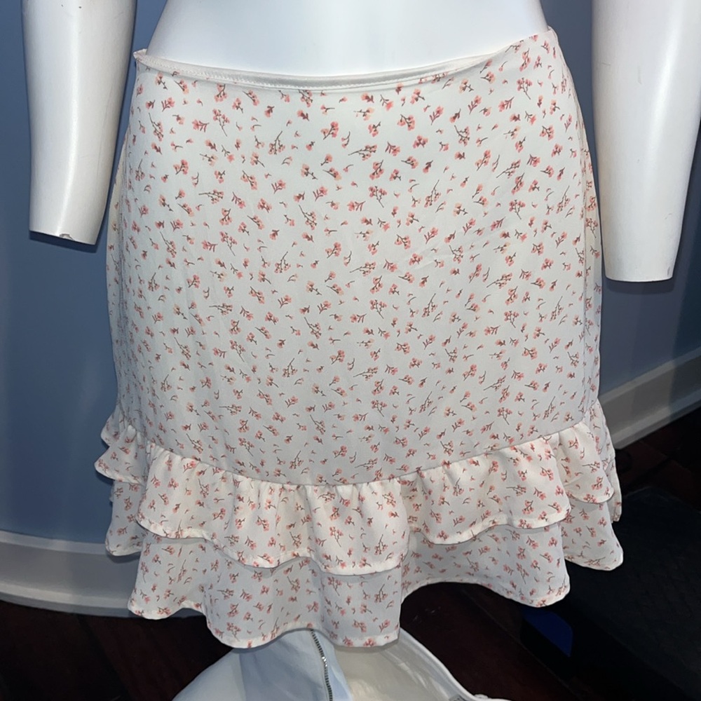 Skirt - Picture 2 of 3